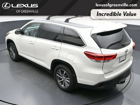 Used 2019 Toyota Highlander XLE AWD/4WD image 45
