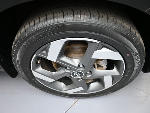 Certified 2023 Hyundai Venue SEL FWD image 12