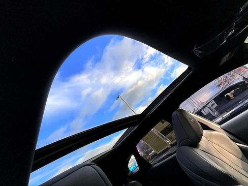 Used 2023 Lexus RX 500h F Sport image 13