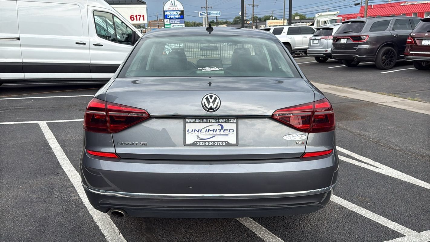 Used 2018 Volkswagen Passat 2.0T SE FWD image 4