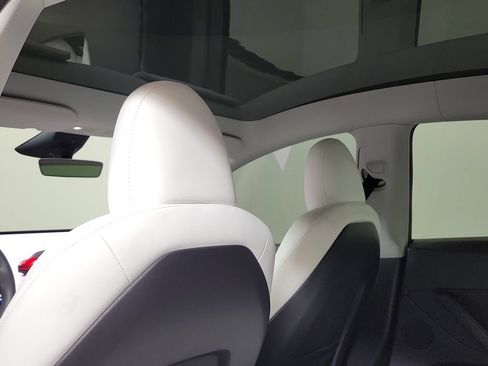 Used 2023 Tesla Model Y Long Range AWD/4WD image 21