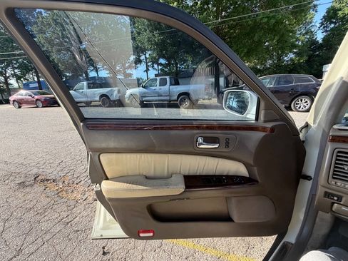 Used 1998 INFINITI Q45 Touring RWD image 10