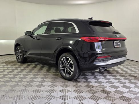 Certified 2025 Audi Q5 Premium w/ Convenience Package AWD/4WD image 5