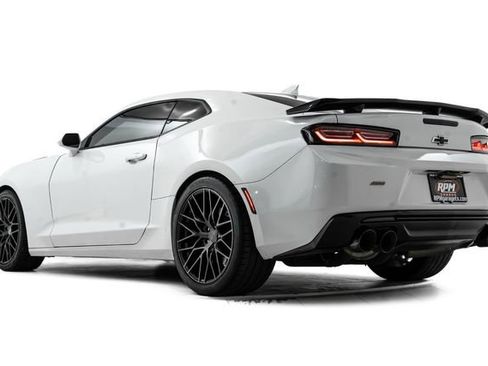 Used 2018 Chevrolet Camaro SS image 10