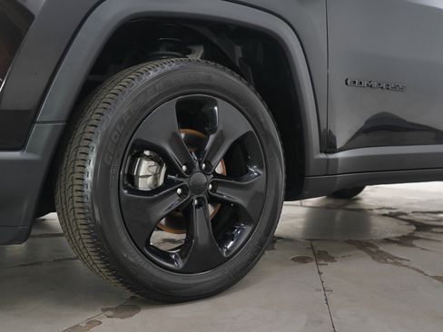 Used 2021 Jeep Compass Latitude image 29