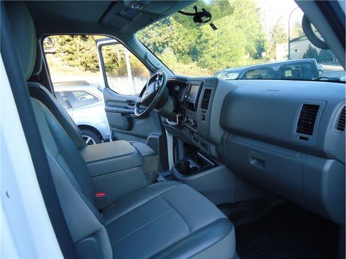 Used 2019 Nissan NV 3500 SL RWD image 13
