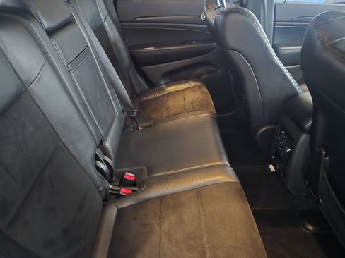 Used 2017 Jeep Grand Cherokee Altitude image 26