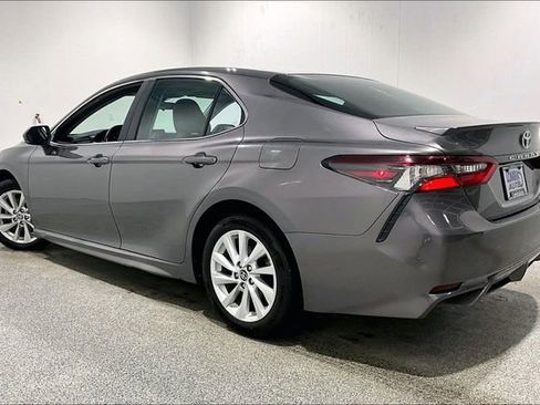 Used 2024 Toyota Camry SE FWD image 4