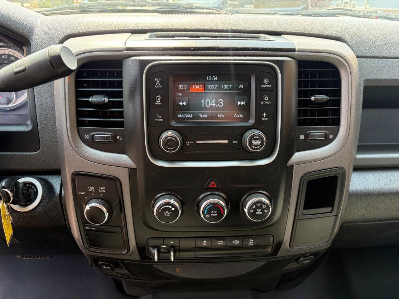 Used 2017 RAM 3500 Tradesman w/ Chrome Appearance Group AWD/4WD image 16