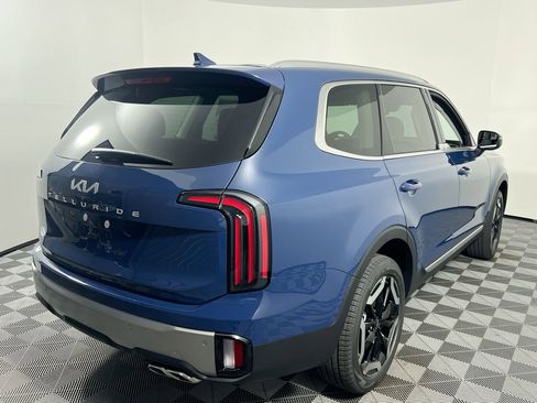 New 2025 Kia Telluride EX image 3