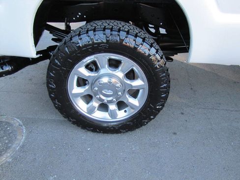 Used 2015 Ford F250 Lariat w/ Lariat Ultimate Package image 35