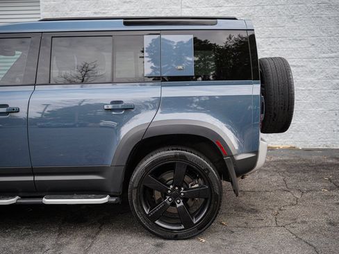 Used 2022 Land Rover Defender 110 SE image 11