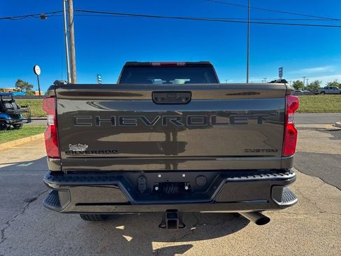 Used 2023 Chevrolet Silverado 2500 Custom w/ Custom Convenience Package AWD/4WD image 5