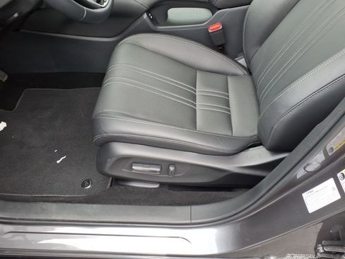 Certified 2025 Honda HR-V EX-L image 9