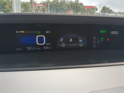 Used 2017 Toyota Prius Two FWD image 27