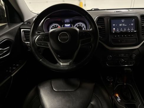 Used 2019 Jeep Cherokee Latitude Plus image 11