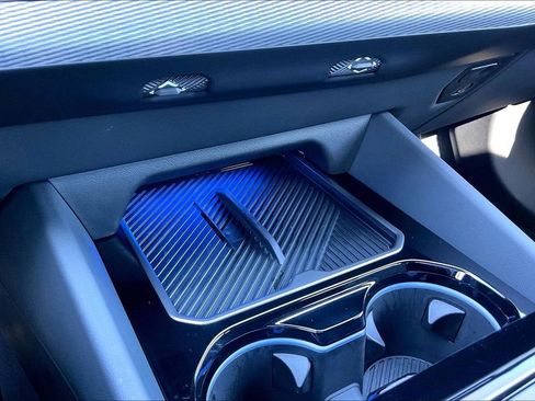 Used 2026 BMW M5 w/ Executive Package image 25