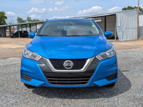 Used 2022 Nissan Versa SV w/ Trunk Package FWD image 9