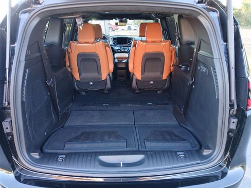 Certified 2024 Chrysler Pacifica Pinnacle image 29