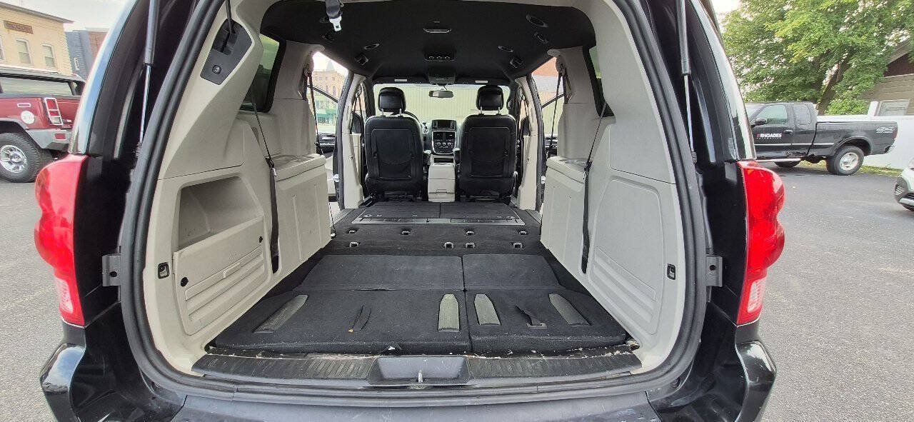 Used 2017 Dodge Grand Caravan SXT FWD image 32