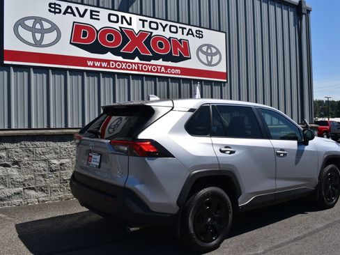 Certified 2025 Toyota RAV4 LE AWD/4WD image 5