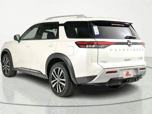 Used 2023 Nissan Pathfinder Platinum w/ Cargo Package AWD/4WD image 4