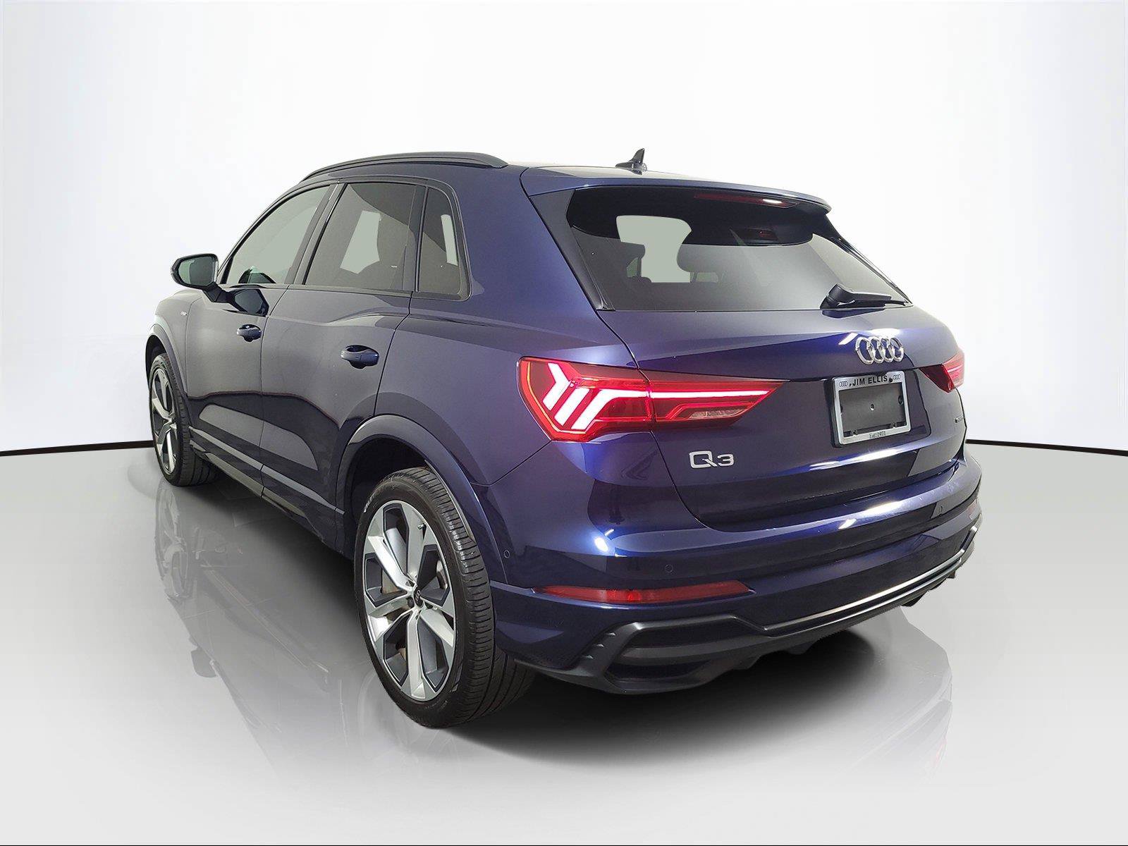 Used 2021 Audi Q3 2.0T Premium Plus AWD/4WD image 4