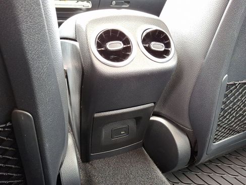 Used 2023 Mercedes-Benz CLA 250 4MATIC image 11