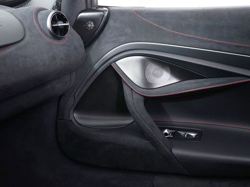 Used 2024 McLaren 750S Spider RWD image 24