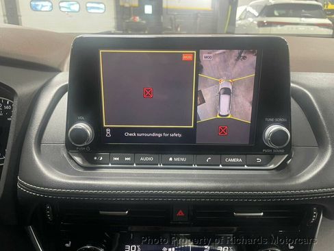 Used 2021 Nissan Rogue SV AWD/4WD image 14