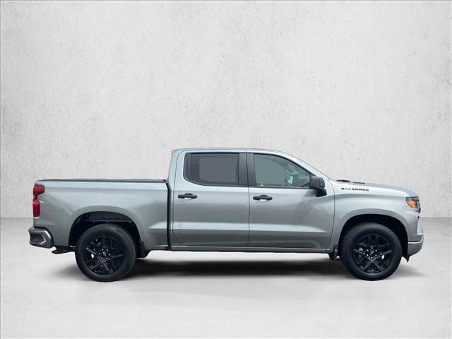 Used 2026 Chevrolet Silverado 1500 Custom w/ LPO, Dark Essentials Package RWD image 4