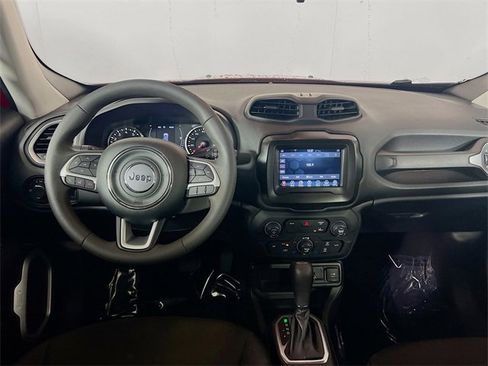 Used 2021 Jeep Renegade Sport image 19