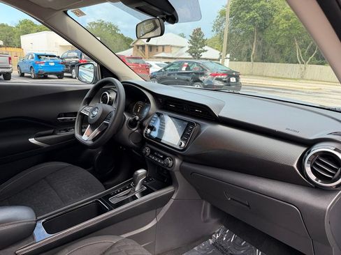 Used 2021 Nissan Kicks SV FWD image 28