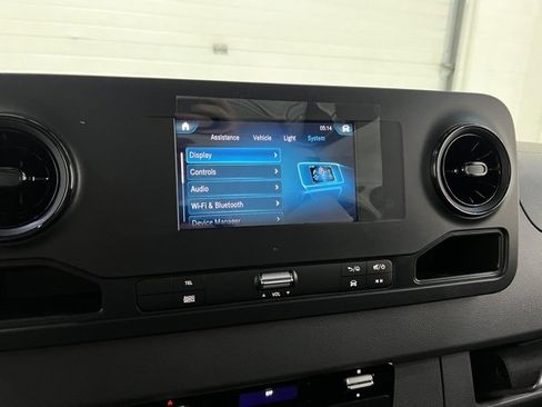 Used 2023 Mercedes-Benz Sprinter 3500 image 41