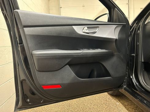 Used 2023 Kia Forte LXS FWD image 13