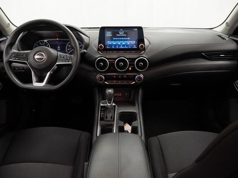Used 2024 Nissan Sentra SV FWD image 9