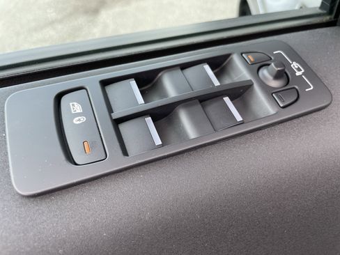 Certified 2024 Land Rover Discovery Sport S image 11