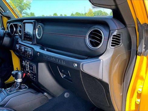 Used 2020 Jeep Wrangler Unlimited Rubicon w/ Quick Order Package 28Y Recon AWD/4WD image 15