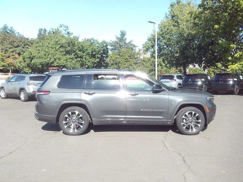 Used 2022 Jeep Grand Cherokee L Overland AWD/4WD image 6