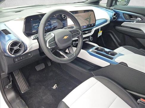 New 2026 Chevrolet Equinox EV LT image 3