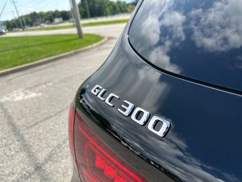 Used 2022 Mercedes-Benz GLC 300 4MATIC image 11