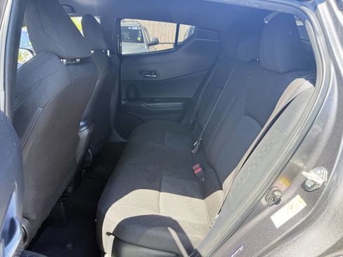 Used 2019 Toyota C-HR LE FWD image 17