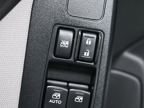 Used 2016 Subaru Forester 2.5i w/ Popular Package #2 AWD/4WD image 5