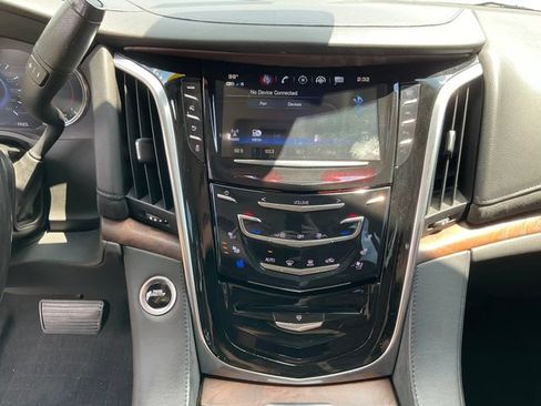 Used 2019 Cadillac Escalade Premium Luxury AWD/4WD image 14