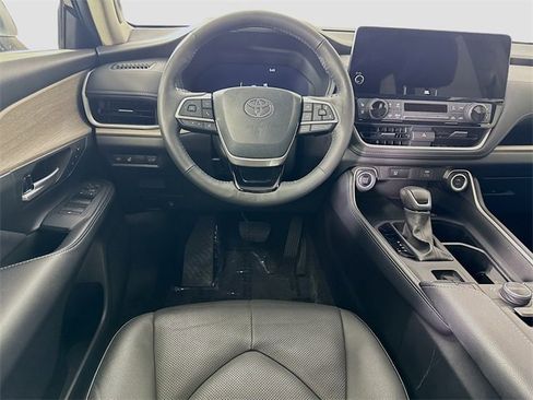 Used 2024 Toyota Grand Highlander Platinum image 22