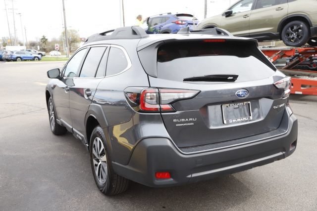 Used 2025 Subaru Outback Premium AWD/4WD image 9