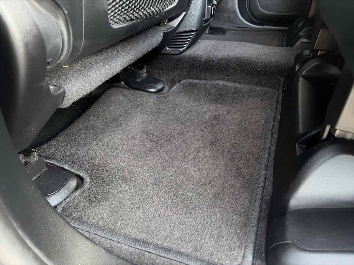 Used 2019 Jeep Grand Cherokee Altitude RWD image 15