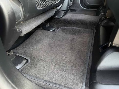 Used 2019 Jeep Grand Cherokee Altitude RWD image 15