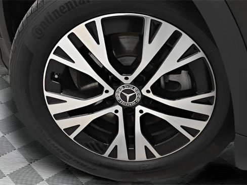 Used 2025 Mercedes-Benz GLA 250 4MATIC w/ Driver Assistance Package image 14