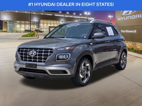 Used 2024 Hyundai Venue SEL FWD image 2